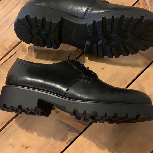 Vagabond Tie Shoes - Picture 5 of 5